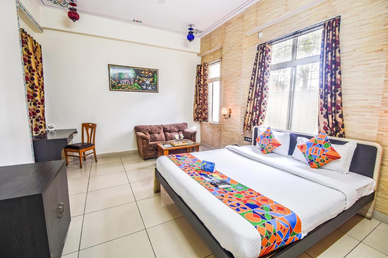 Fabhotel Everest International Udaipur Ngoại thất bức ảnh